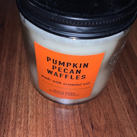 Pumpkin pecan waffles candle